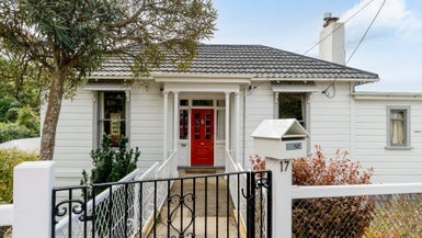 17 Littlebourne Road, Roslyn, Dunedin - Carousel 1