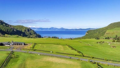 2 Taumata Rise, Acacia Bay, Taupō - Carousel 1