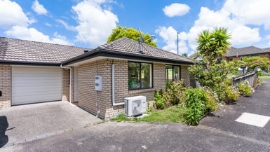 18 Regents Park Place, Westgate, Auckland - Carousel 1