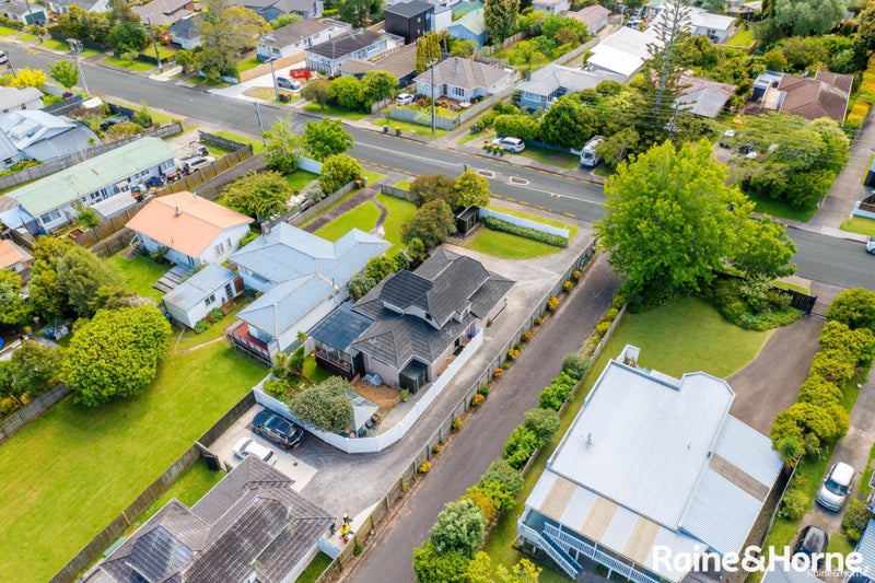 2/84 Verbena Road, Birkdale, Auckland - Carousel 1