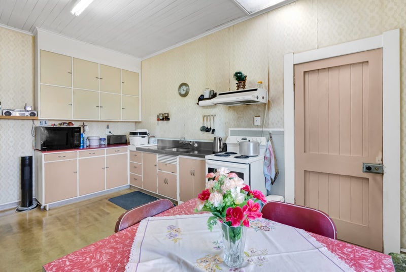 18 Argyle Street, Hawera, Hawera - Carousel 2