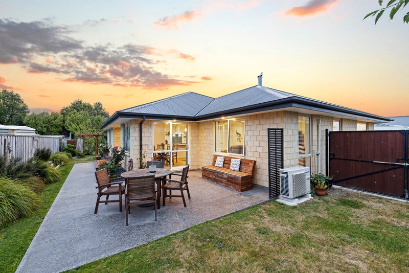 79 Willowside Place, Amberley, Amberley - Carousel 1