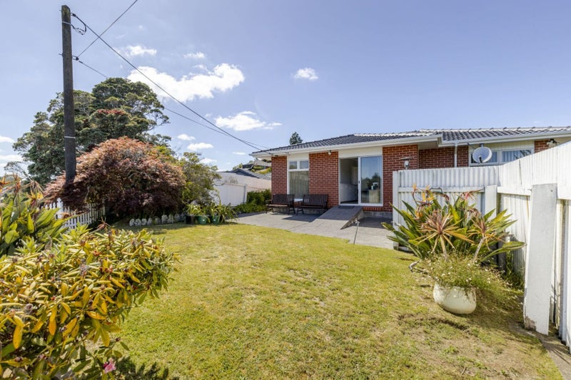 12 Junction Street, Welbourn, New Plymouth - Carousel 2
