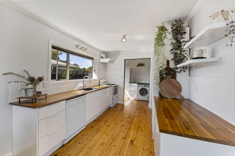 17 Woodend Road, Woodend, Woodend - Carousel 2