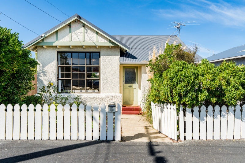 5 Jackson Street, Saint Kilda, Dunedin - Carousel 1