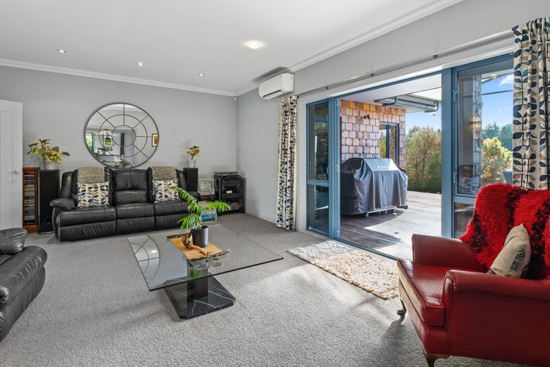 25 Twin Peaks Grove, Koputaroa, Levin - Carousel 2