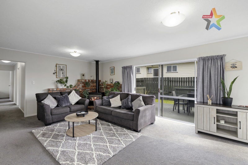 41 Outram Grove, Kelson, Lower Hutt - Carousel 1