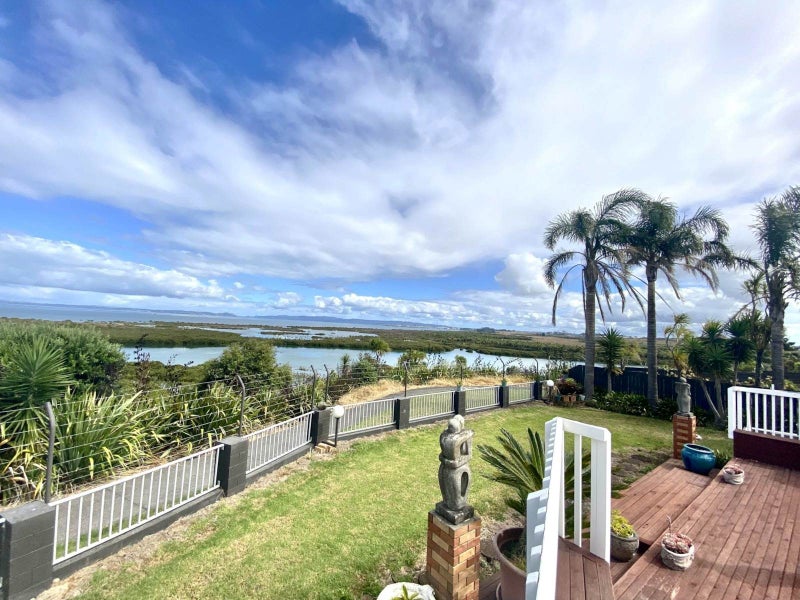 24 Bill Phillip Place, Clendon Park, Auckland - Carousel 1