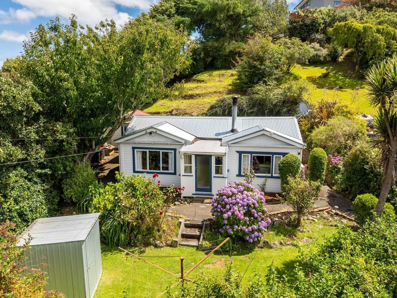 7 Kellas Street, Macandrew Bay, Dunedin - Carousel 1