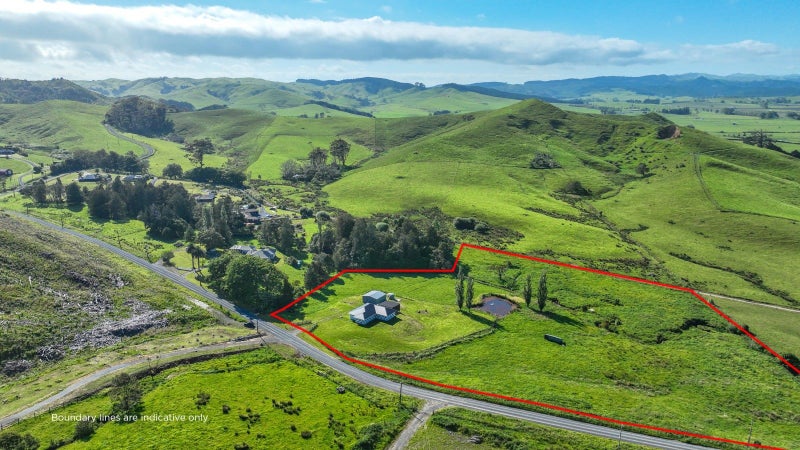 128 Dimmock Road, Waitakaruru - Carousel 1
