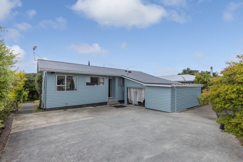 24 Conclusion Street, Ascot Park, Porirua - Carousel 1
