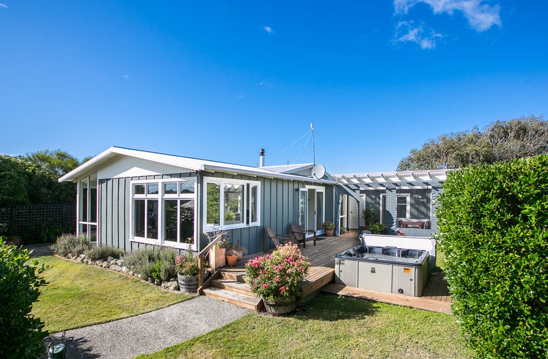 11 Kahika Street, Aramoana, Port Chalmers - Carousel 1