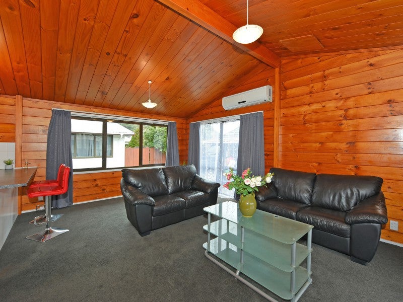 38A GEMSTONE DRIVE, BIRCHVILLE, UPPER HUTT - Carousel 2