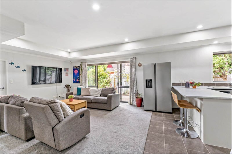 14A Sutton Crescent, Papakura, Papakura - Carousel 2