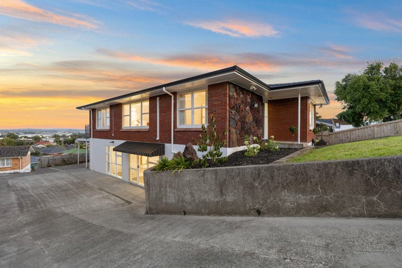 12 Ruawai Road, Mount Wellington, Auckland - Carousel 1