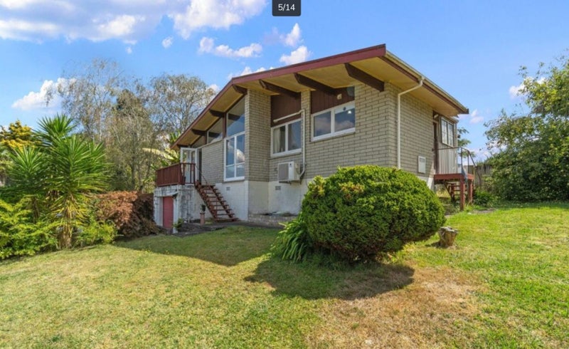 5 Joanna Place, Deanwell, Hamilton - Carousel 1