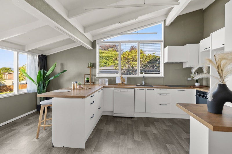 9 Wychwood Crescent, Springfield, Rotorua - Carousel 2