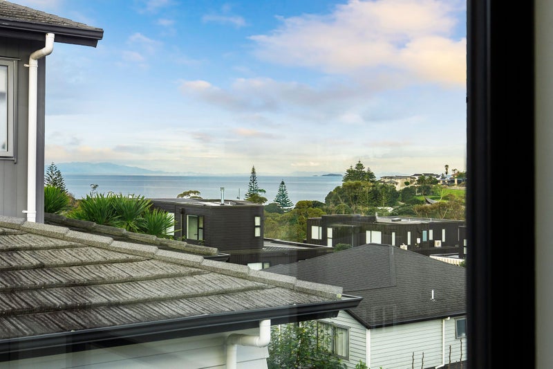 8 Shelby Place, Long Bay, Auckland - Carousel 2