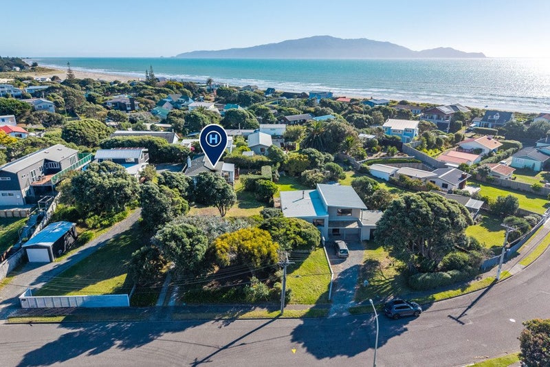49 William Street, Waikanae Beach, Waikanae - Carousel 2