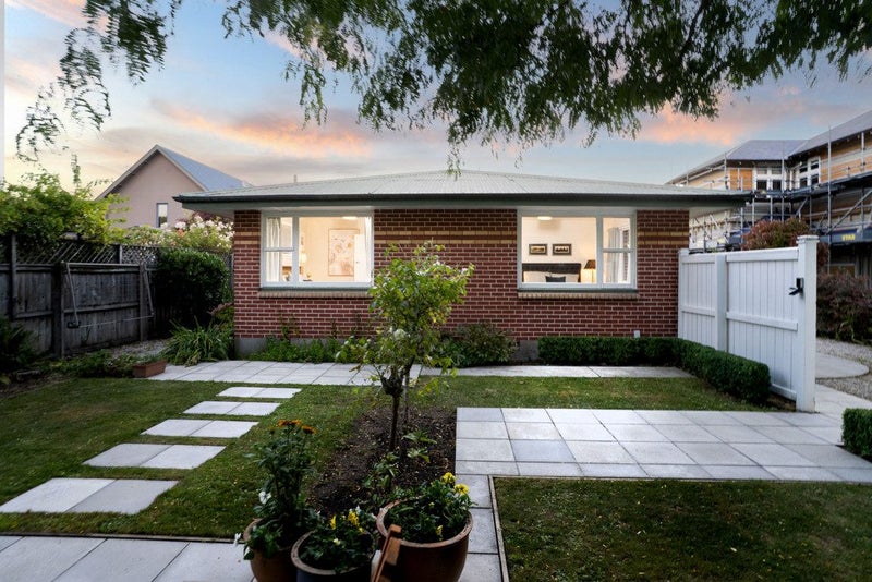 2/10 Bretts Road, St Albans, Christchurch - Carousel 1