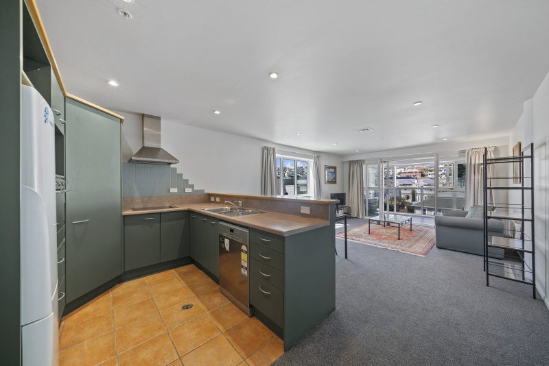 5D/5 Kent Terrace, Mount Victoria, Wellington - Carousel 1