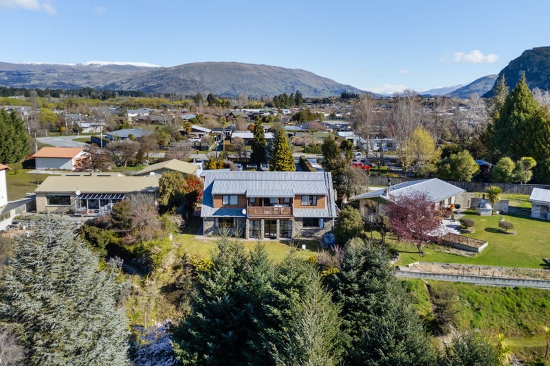 16 Lagoon Avenue, Albert Town, Wanaka - Carousel 1