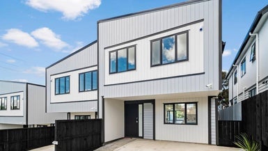17 Liban Place, Massey, Auckland - Carousel 1