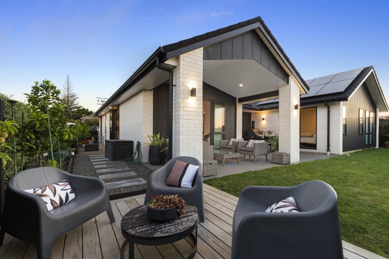 1 Rongoa Maori Way, Pukekohe, Pukekohe - Carousel 1