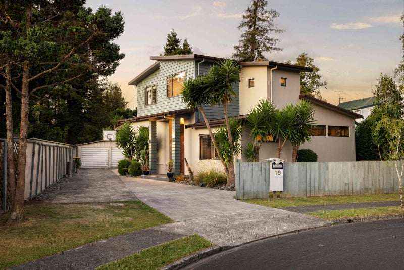 19 Sandford Place, Chartwell, Hamilton - Carousel 2