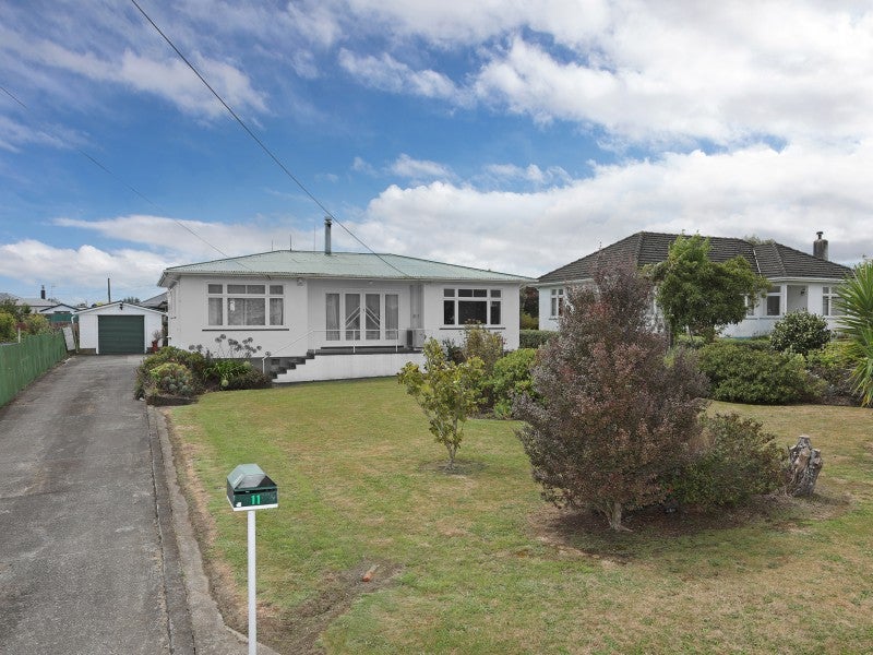 11 Matai Street, Marton - Carousel 1
