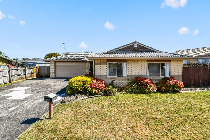 21 Tonson Place, Weymouth, Auckland - Carousel 1