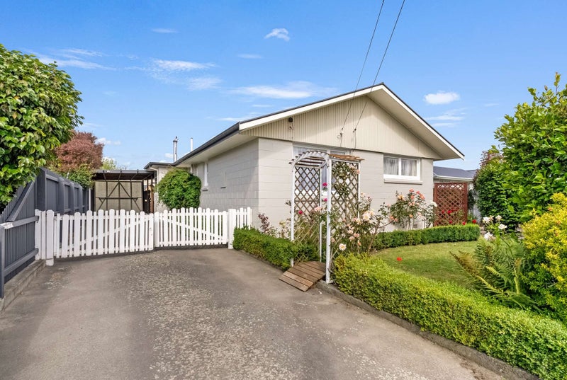 242 Dobson Street, Hampstead, Ashburton - Carousel 1