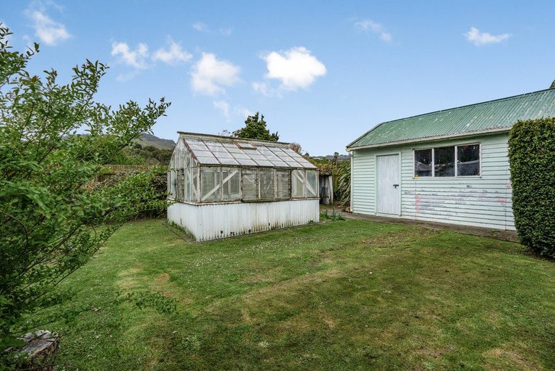 80 Longfellow Street, Trentham, Upper Hutt - Carousel 24