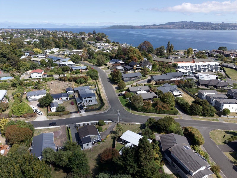 32 Tremaine Avenue, Two Mile Bay, Taupō - Carousel 17
