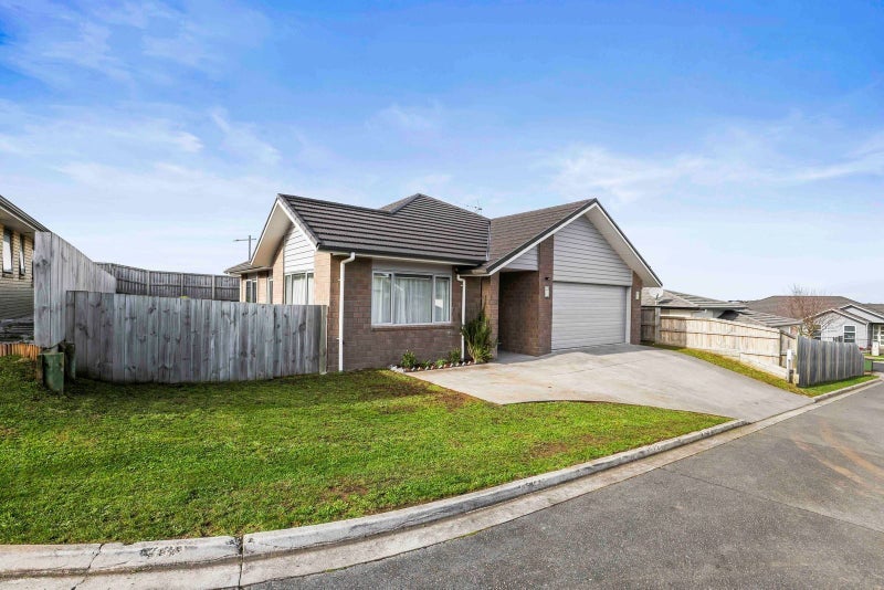 43 Longbow Terrace, Flagstaff, Hamilton - Carousel 1