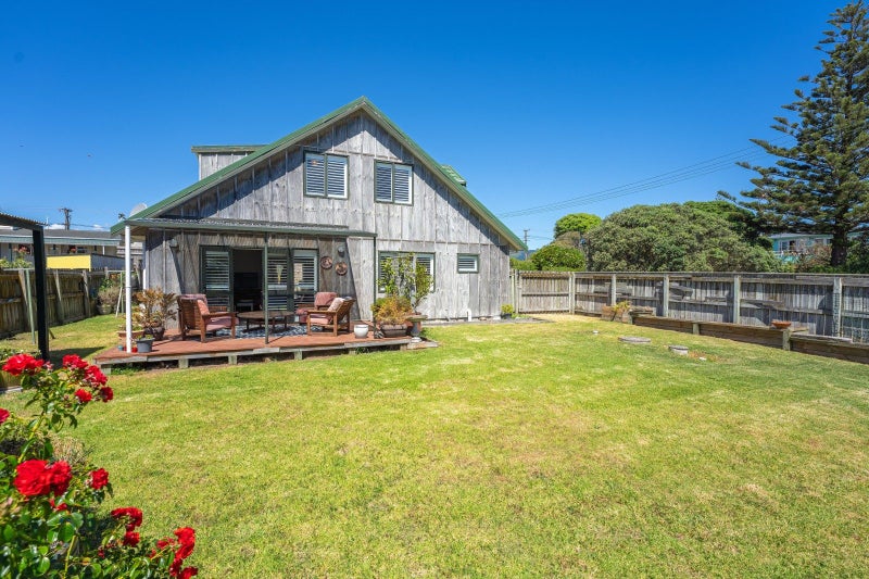 19 Dixie Street, Otaki - Carousel 2