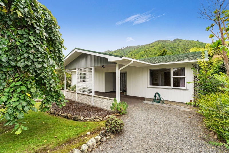 13 Matenga Street, Waikanae, Waikanae - Carousel 1