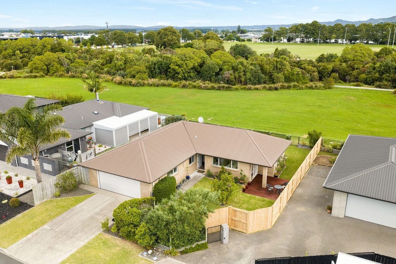 46 Butterworth Crescent, Papamoa Beach, Papamoa - Carousel 2