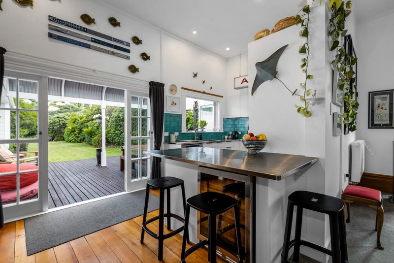 194 Onepu Road, Lyall Bay, Wellington - Carousel 2