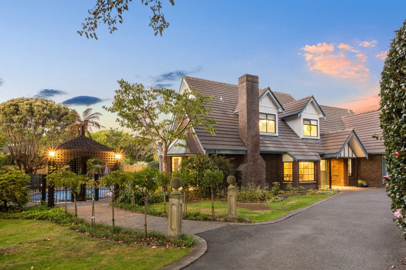 23 Rawene Street, Waikanae - Carousel 1
