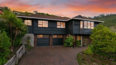 18 Satara Crescent, Khandallah, Wellington - Carousel 1