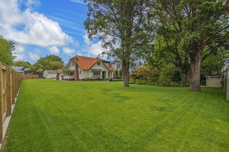 207 Victoria Avenue, Hokowhitu, Palmerston North - Carousel 21