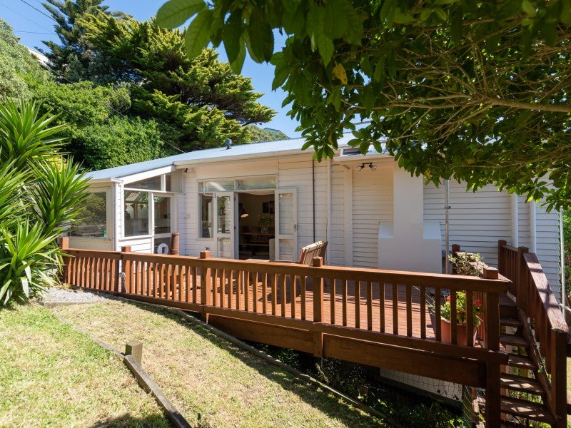 121 Sefton Street, Wadestown, Wellington - Carousel 1