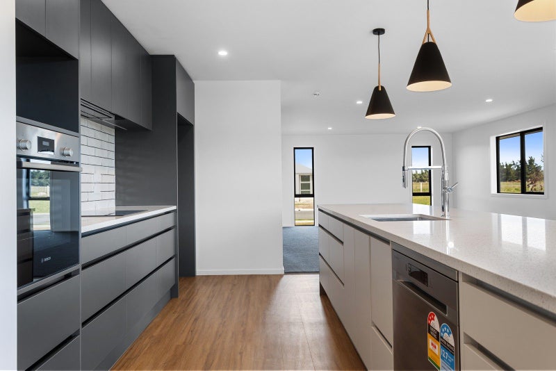 56 Greig Crescent, Amberley, Amberley - Carousel 2