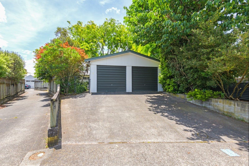 41 St Albans Avenue, Hokowhitu, Palmerston North - Carousel 21