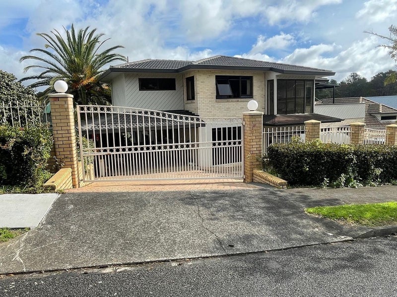 8 Francis Curtis Avenue, Blockhouse Bay, Auckland - Carousel 1