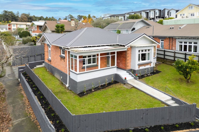 8 Pembroke Lane, Hamilton Lake, Hamilton - Carousel 23