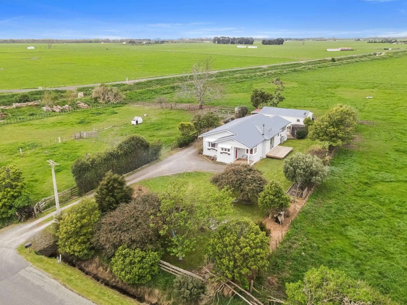 90 Tane Road, Tokomaru, Palmerston North - Carousel 2