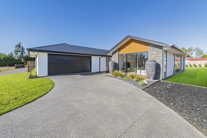 12 Cedric Place, Darfield, Darfield - Carousel 1