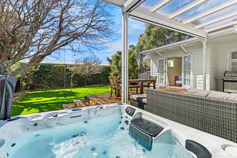 19 Beauchamp Street, Karori, Wellington - Carousel 2